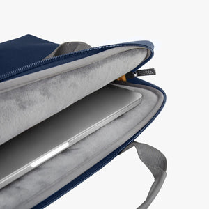 UNIQ Stockholm Protective Nylon Messenger Bag